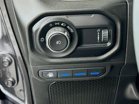Used 2024 Jeep Wrangler Unlimited AWD/4WD image 16
