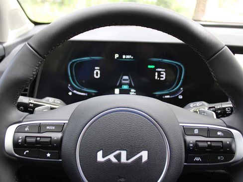 New 2025 Kia Sportage EX image 27