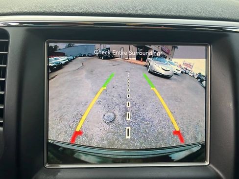 Used 2017 Jeep Grand Cherokee Altitude AWD/4WD image 16
