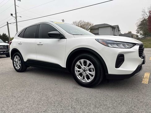 Used 2023 Ford Escape Active image 4