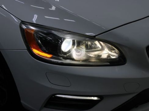 Used 2018 Volvo S60 T5 Dynamic w/ Vision Package image 24