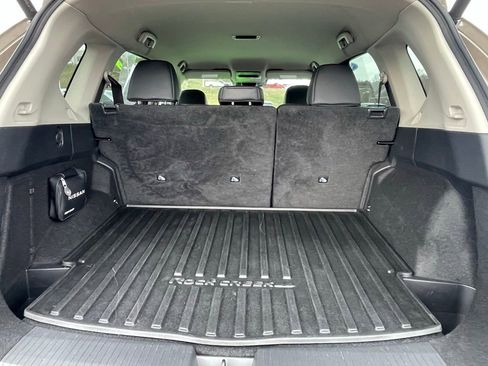 Used 2025 Nissan Rogue SV w/ Rock Creek Premium Package image 20