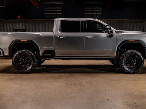 Used 2026 GMC Sierra 3500 Denali w/ Denali Reserve Package AWD/4WD image 11
