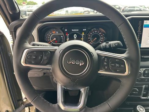 Used 2026 Jeep Wrangler Unlimited Sahara w/ Safety Group AWD/4WD image 26