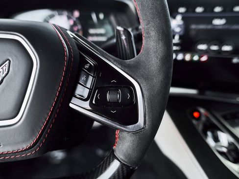 Used 2023 Chevrolet Corvette Z06 RWD image 21
