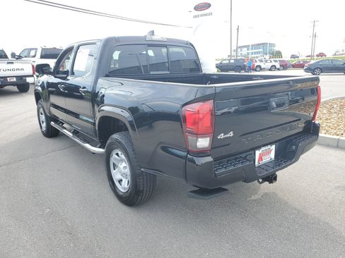 Certified 2022 Toyota Tacoma SR AWD/4WD image 3