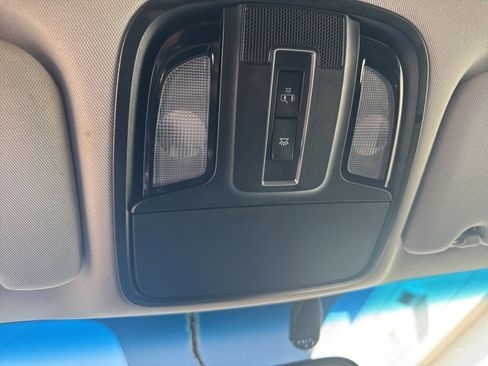 Used 2020 Kia Sorento S image 17