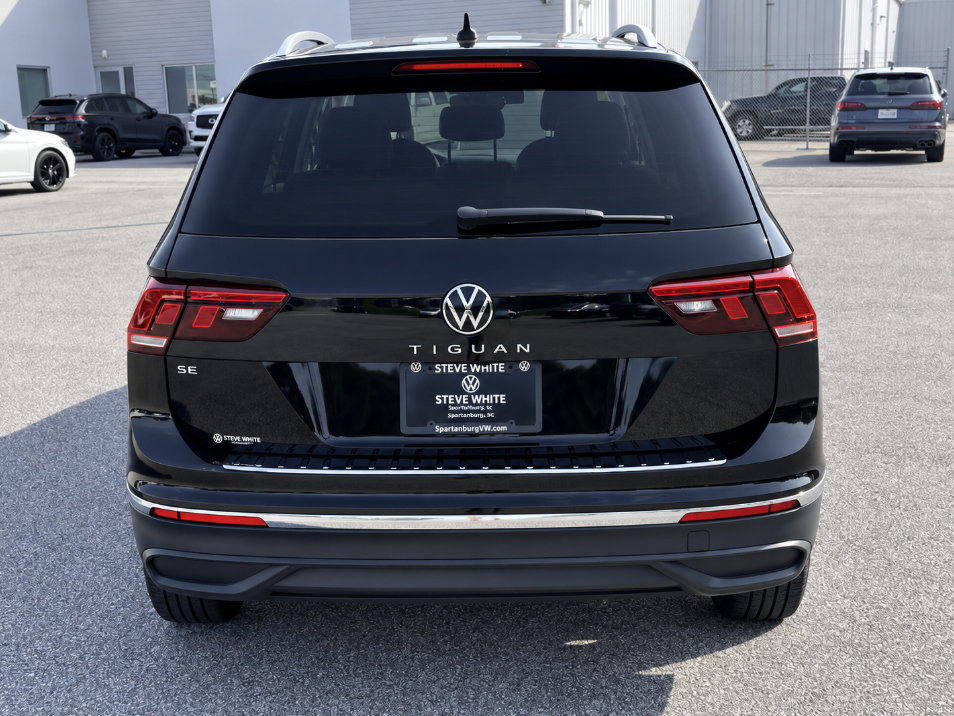 Certified 2023 Volkswagen Tiguan SE FWD image 7