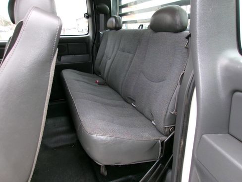 Used 2006 Chevrolet Silverado 2500 W/T w/ Skid Plate Package image 14