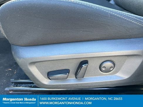 Used 2024 Nissan Rogue SV image 14