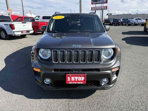 Used 2019 Jeep Renegade Latitude FWD image 2