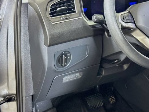 Used 2023 Volkswagen Tiguan S FWD image 8