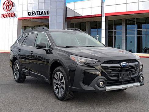 Used 2023 Subaru Outback Limited image 2