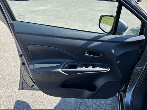 Used 2025 Nissan Versa SV FWD image 18