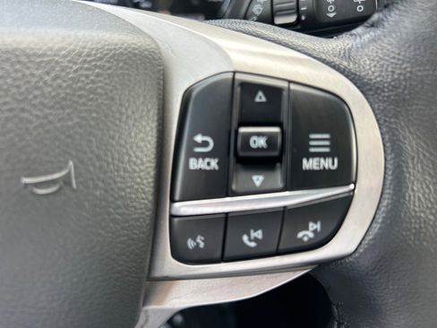 Used 2022 Ford Explorer XLT image 27