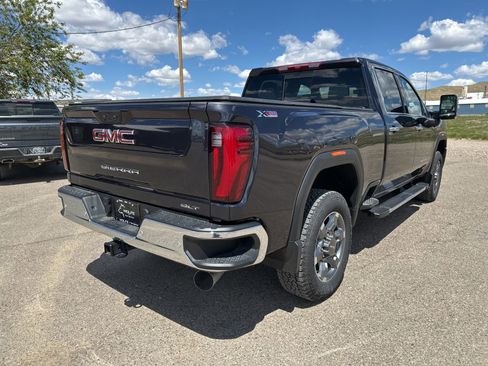 New 2025 GMC Sierra 3500 SLT w/ SLT Premium Package AWD/4WD image 30