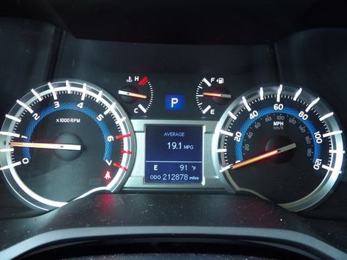 Used 2016 Toyota 4Runner Limited AWD/4WD image 18