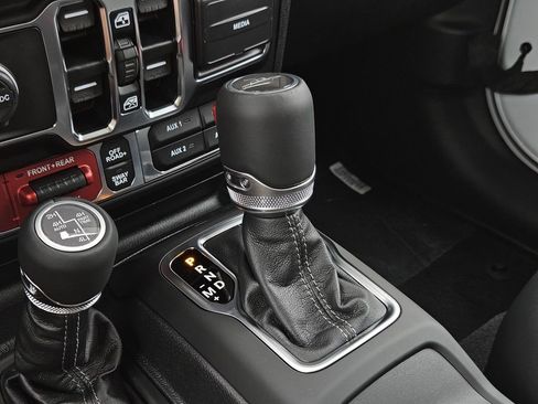 New 2025 Jeep Gladiator Rubicon image 14