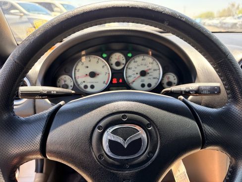 Used 2004 MAZDA MX-5 Miata LS RWD image 24