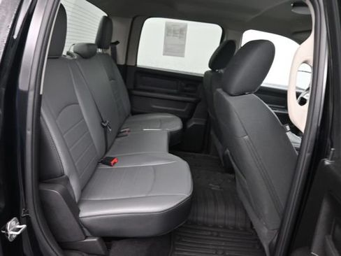 Used 2022 RAM 1500 4x4 Crew Cab Classic w/ Chrome Appearance Group image 6