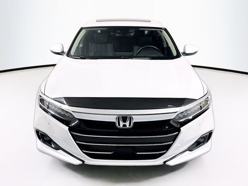 Used 2022 Honda Accord Touring image 2