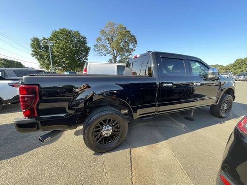 Used 2022 Ford F250 Lariat w/ Black Appearance Package AWD/4WD image 8