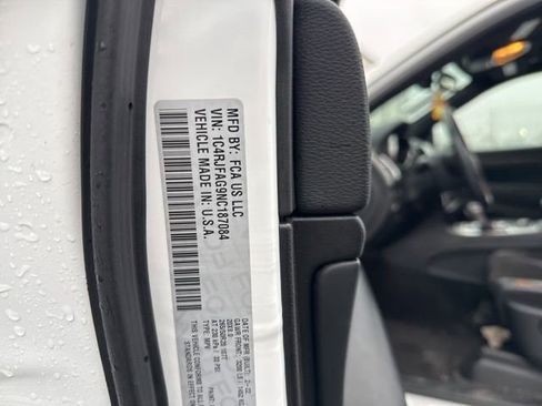 Used 2022 Jeep Grand Cherokee Laredo X image 8