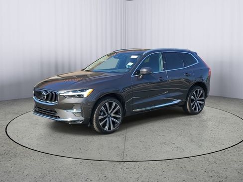 Used 2023 Volvo XC60 B5 Ultimate w/ Climate Package image 8