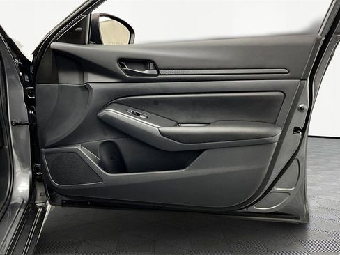 Used 2024 Nissan Altima 2.5 S image 24