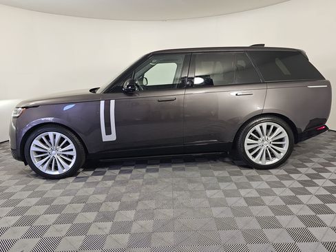 Used 2023 Land Rover Range Rover First Edition image 2