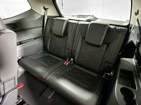 Used 2024 Volkswagen Atlas SE w/ Panoramic Sunroof Package FWD image 30