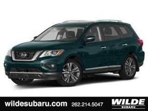 Used 2017 Nissan Pathfinder SV image 1