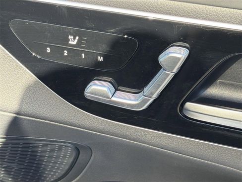 Used 2024 Mercedes-Benz GLC 300 image 29