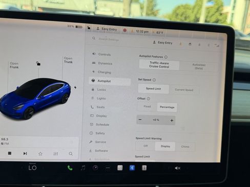 Used 2020 Tesla Model 3 Standard Range image 12