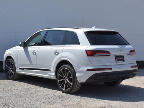 Used 2020 Audi Q7 3.0T Premium Plus w/ Premium Plus Package AWD/4WD image 2