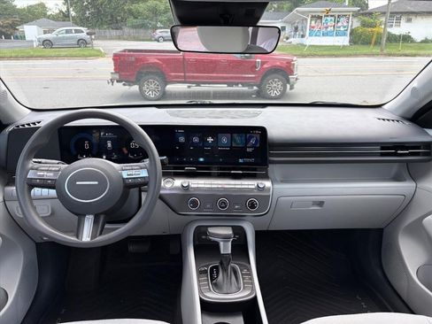 Used 2026 Hyundai Kona SE FWD image 7