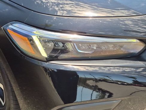 Used 2023 Honda Civic EX image 10