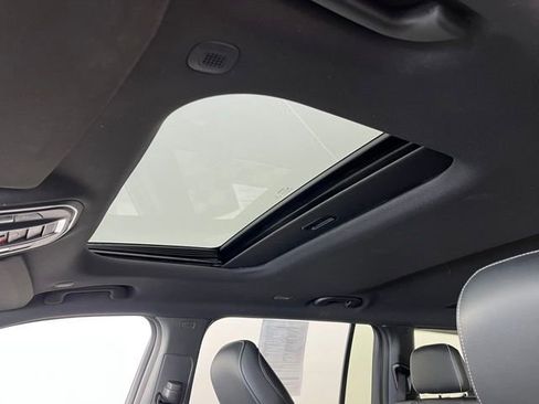 Used 2023 Jeep Grand Cherokee L Laredo image 15