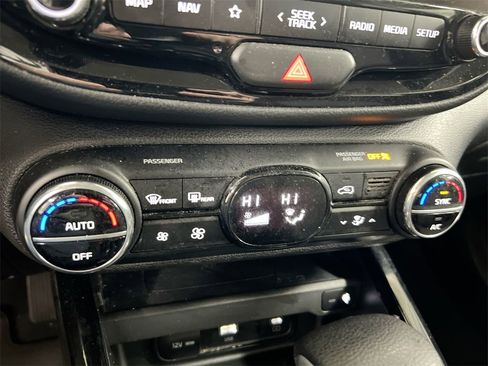 Used 2023 Kia Soul S image 16