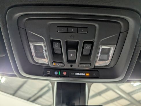 Used 2019 Chevrolet Silverado 1500 High Country image 29