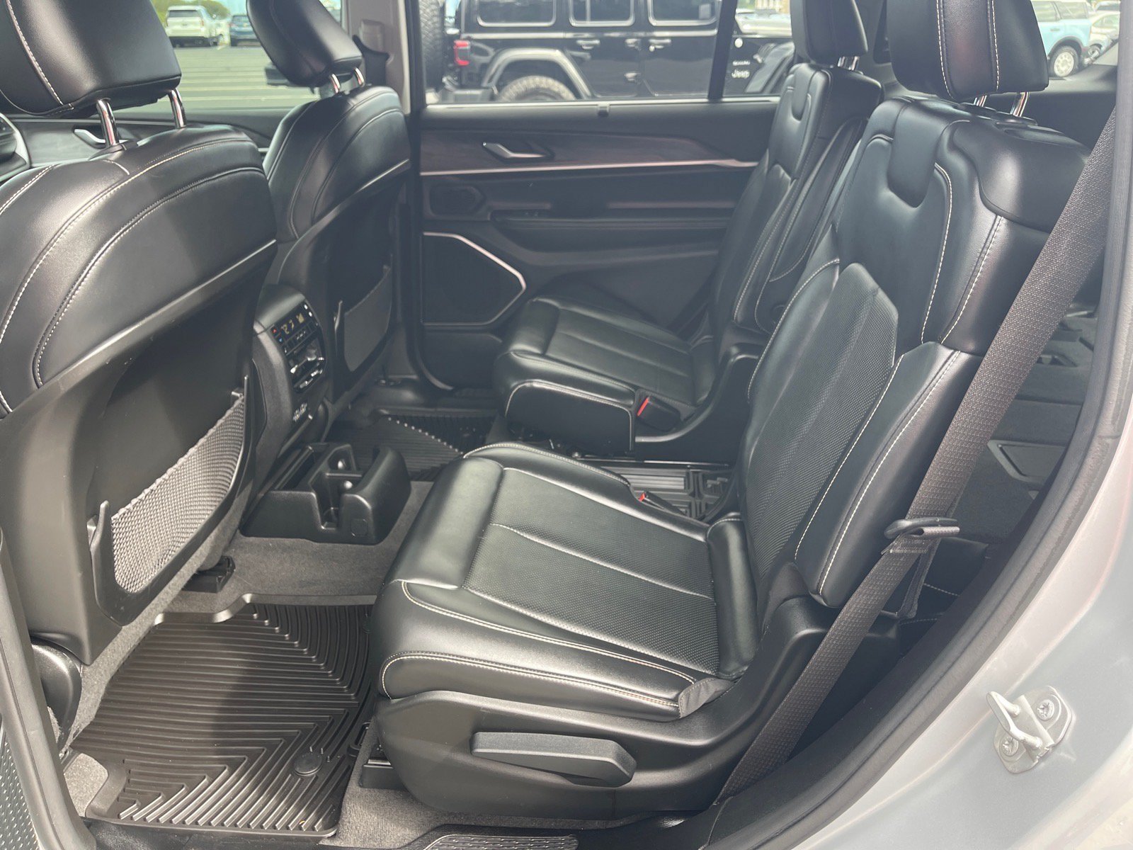 Used 2021 Jeep Grand Cherokee L Limited w/ Luxury Tech Group II AWD/4WD image 12