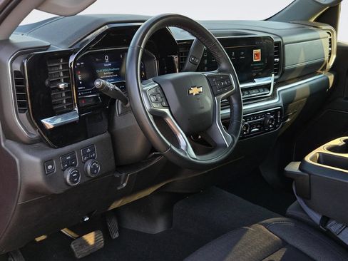 Used 2024 Chevrolet Silverado 1500 LT AWD/4WD image 31