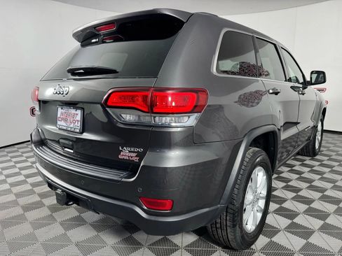 Used 2021 Jeep Grand Cherokee Laredo image 26