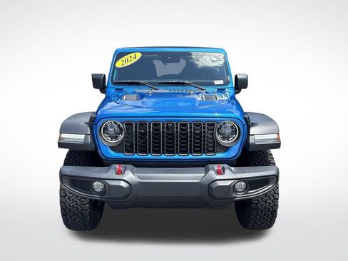Used 2024 Jeep Wrangler Unlimited Rubicon w/ Technology Group AWD/4WD image 2