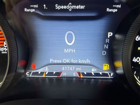 Used 2022 Jeep Cherokee Trailhawk image 12