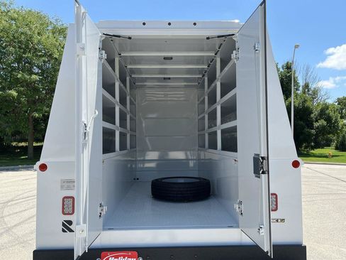 New 2025 Ford F550 4x4 SuperCab Super Duty image 24