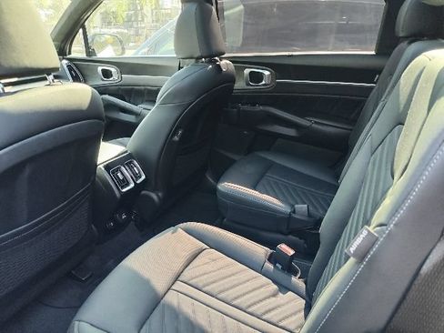 Used 2025 Kia Sorento SX Prestige AWD/4WD image 10