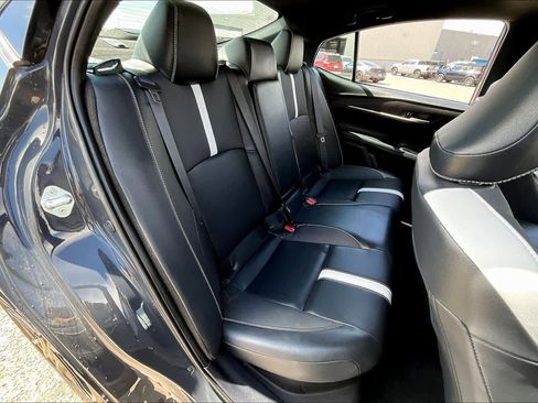 Used 2025 Toyota Camry SE image 18