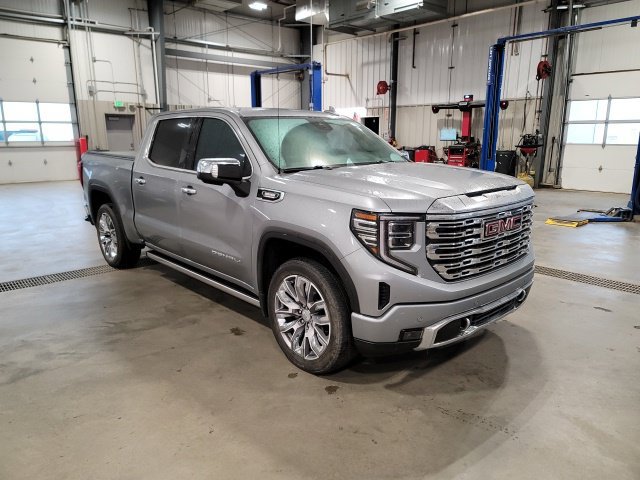 Used 2024 GMC Sierra 1500 Denali w/ Denali Reserve Package AWD/4WD image 1