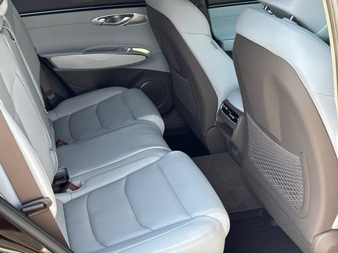 New 2026 Genesis GV70 2.5T Advanced AWD/4WD image 15